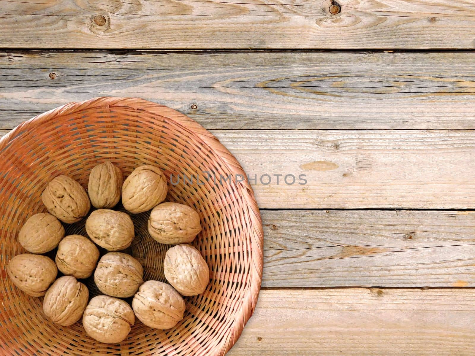 walnuts with shell