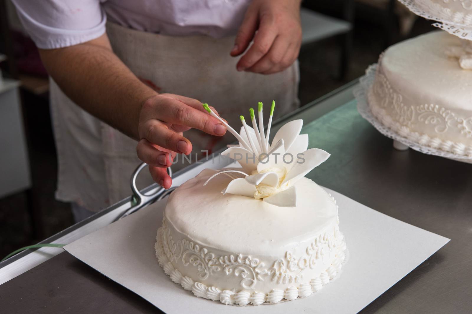 wedding cake with flowers by rusak