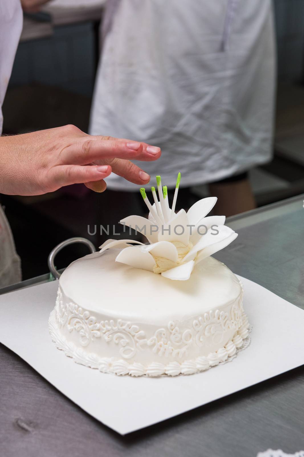 wedding cake with flowers by rusak