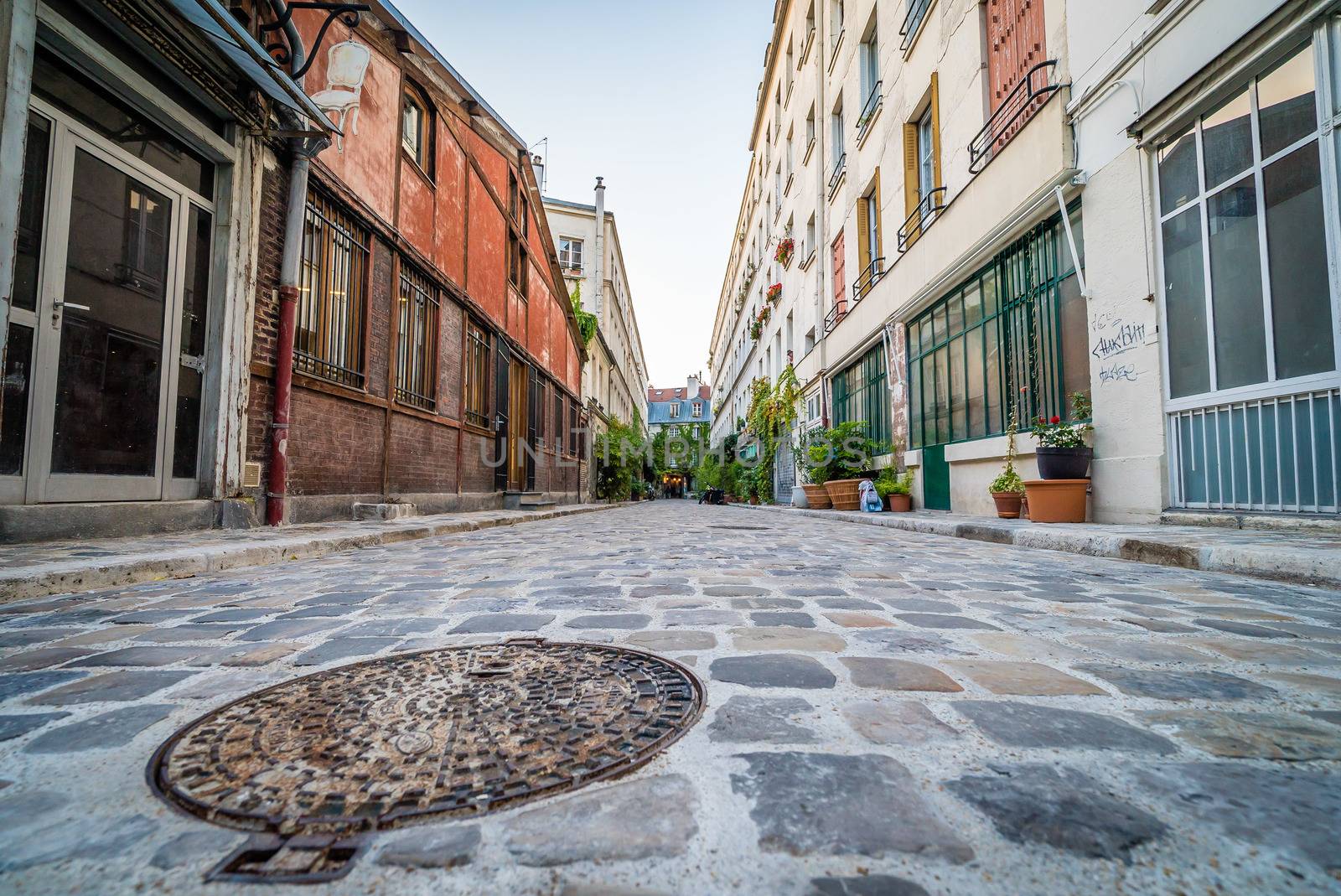 The lost secret Figuier street in Paris