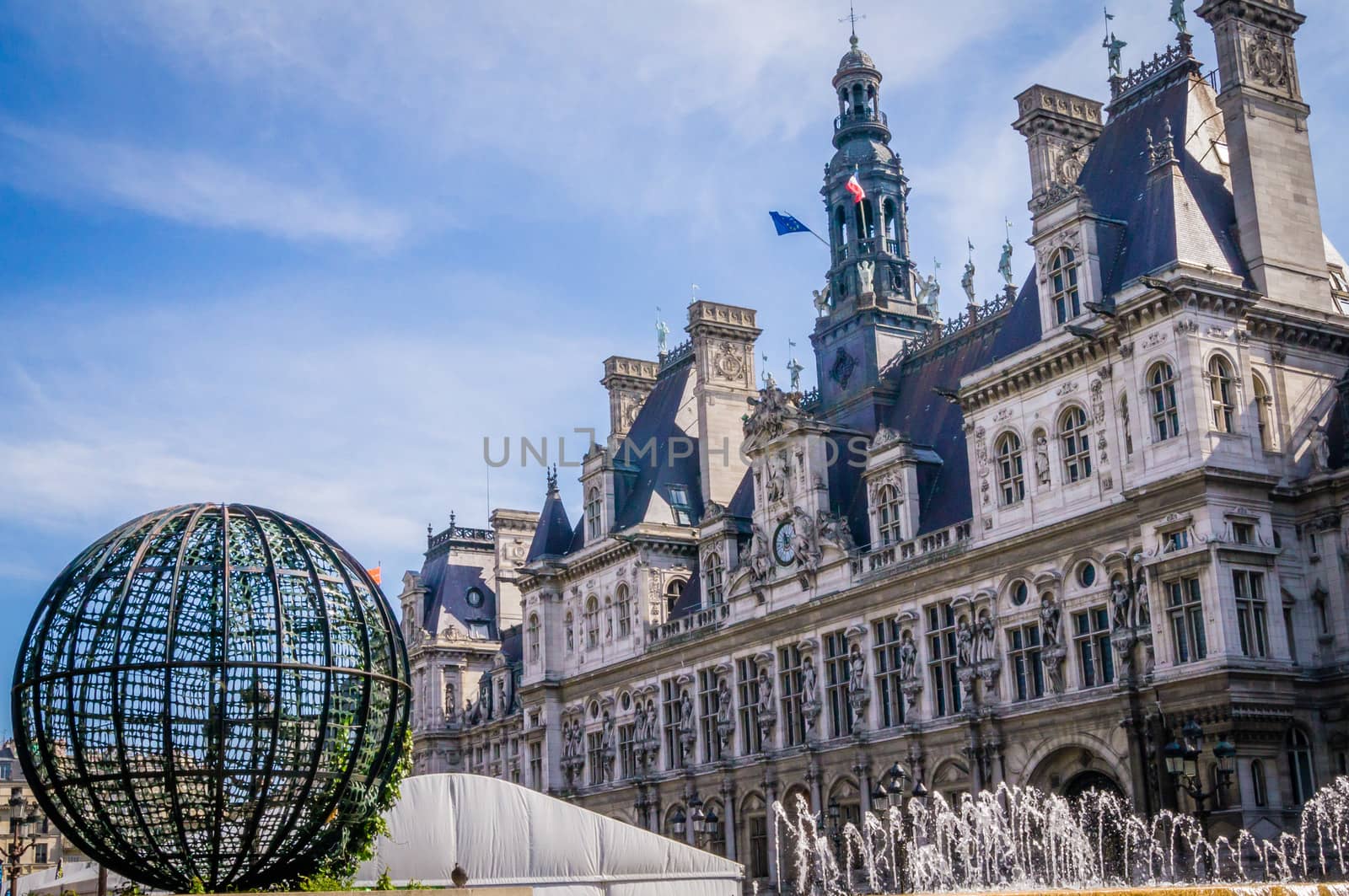 Hotel de ville in Paris in the summer