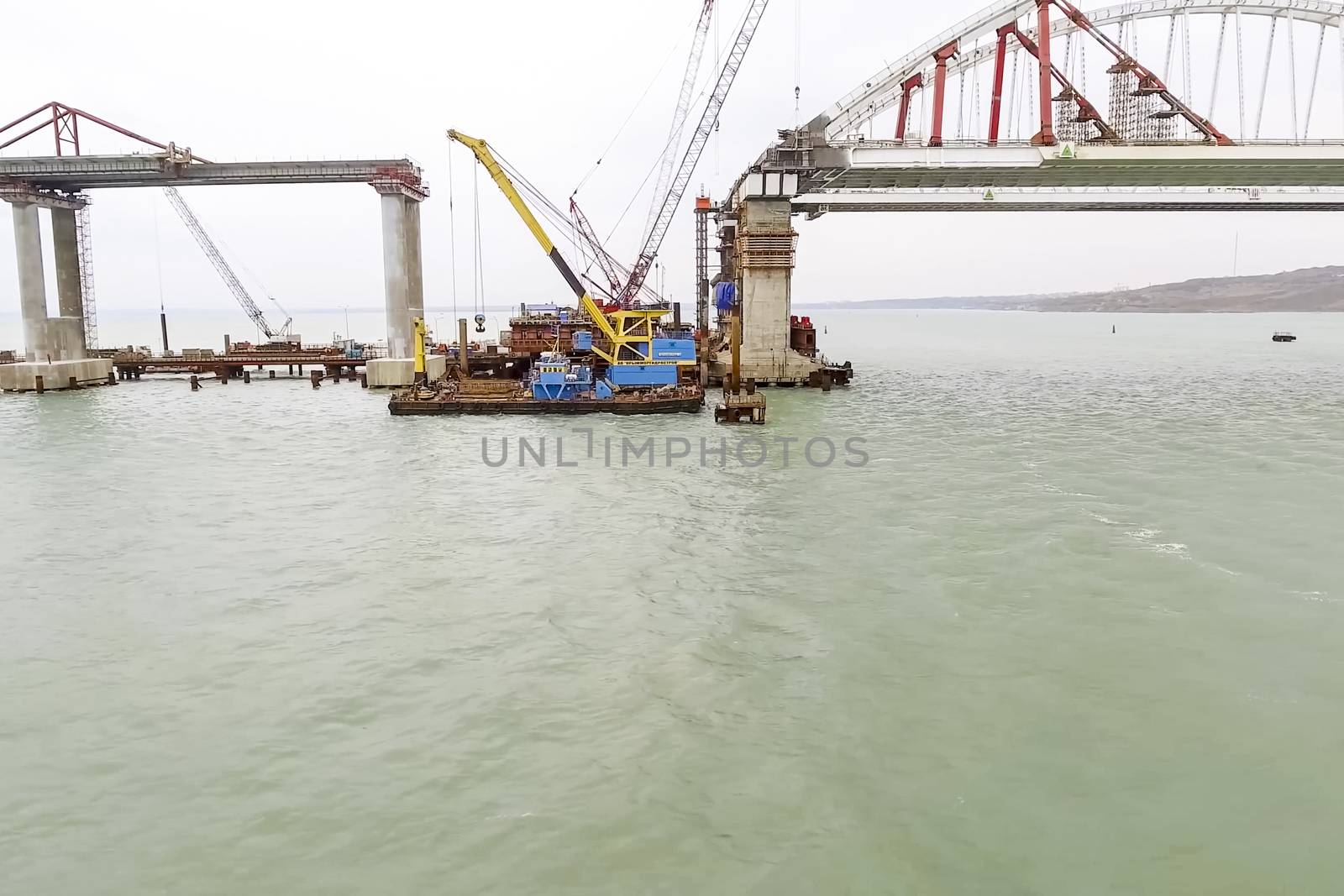 Construction of the bridge. Engineering facilities for the construction of a railway and automobile bridge across the strait.