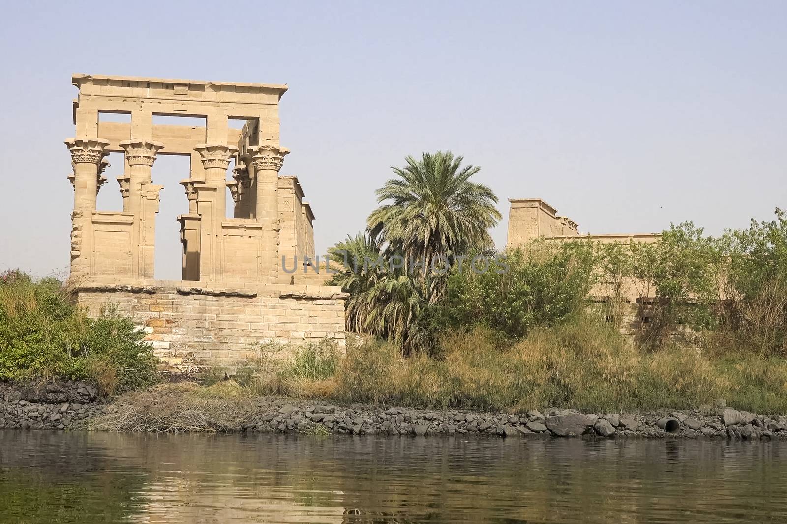 Buildings and columns of ancient Egyptian megaliths. Ancient ruins of Egyptian buildings