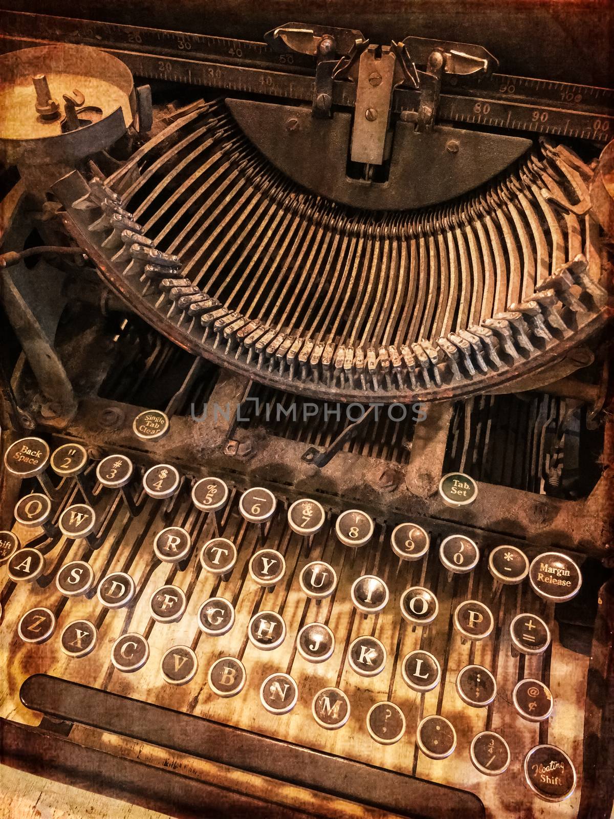 Rusty vintage typewriter by anikasalsera