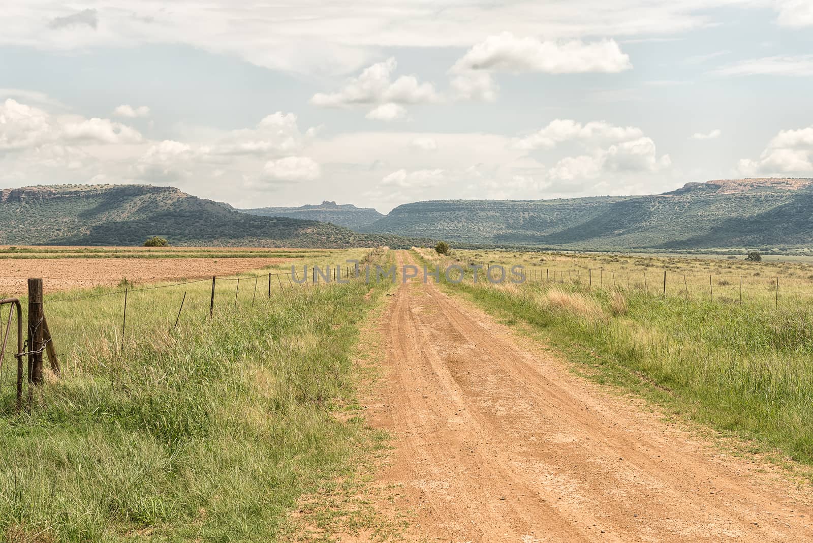 The road to Korannaberg Adventures, with the Korannaberg in the back