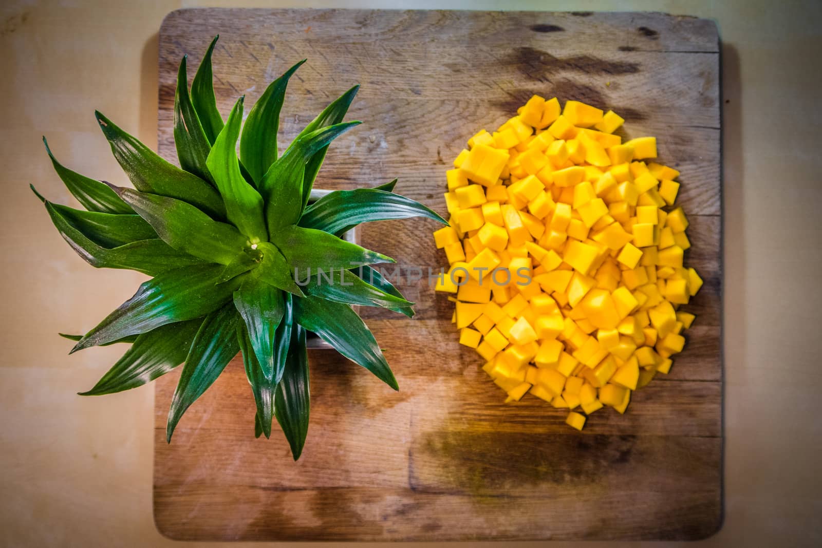 Pineapple chopping by fpalaticky