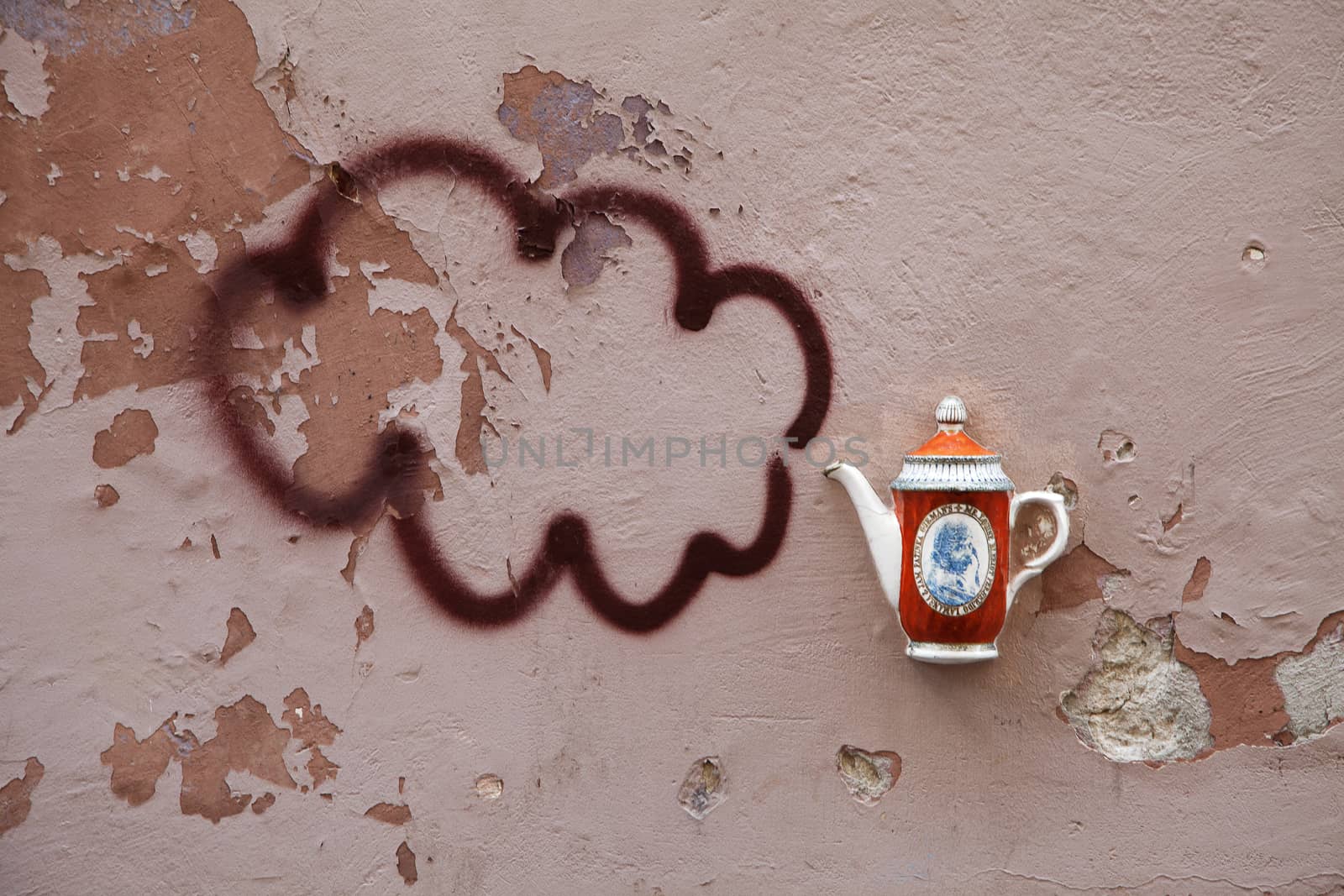Weird decoration: teapot in the wall, Vilnius - Lituania