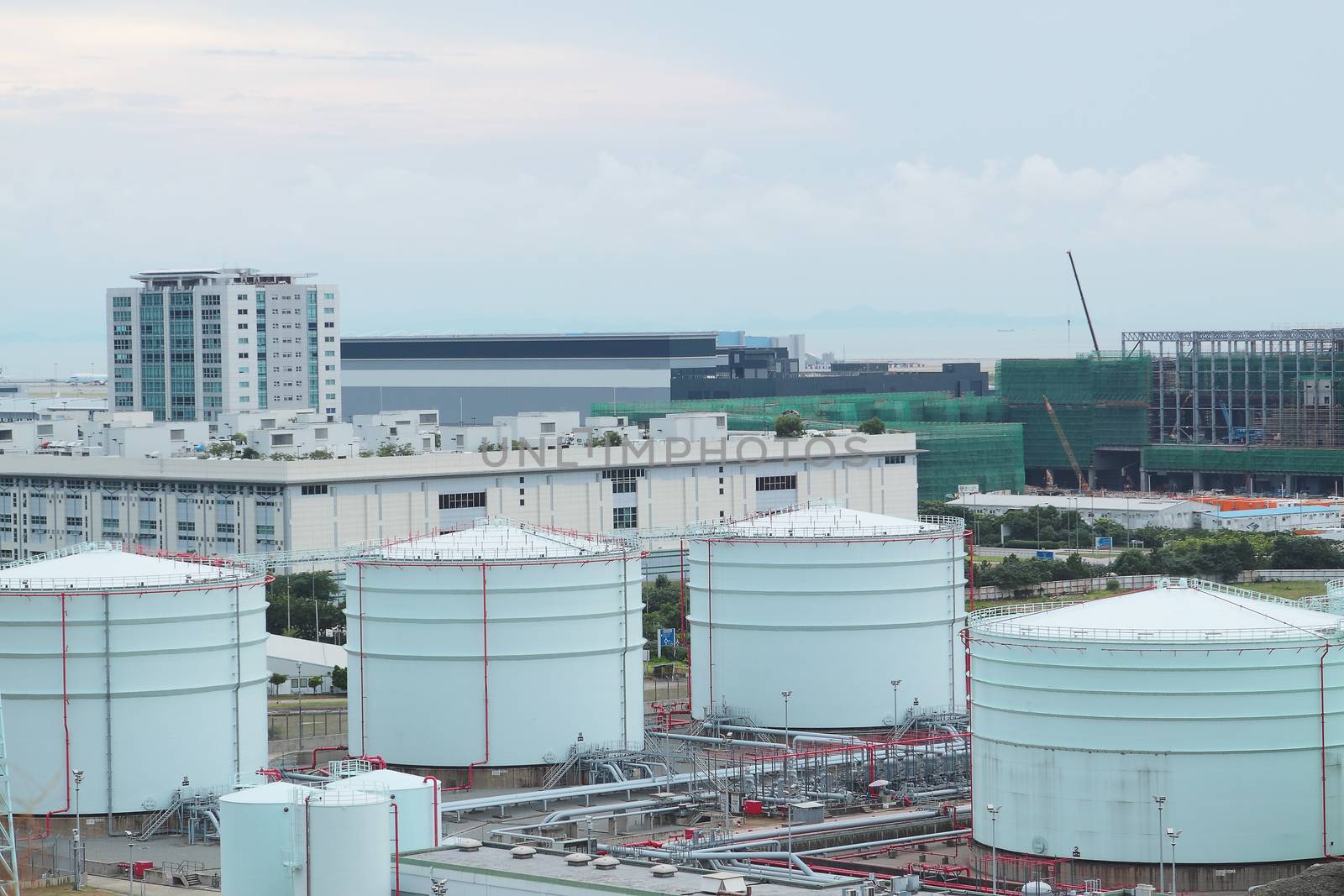 oil tank at day by cozyta