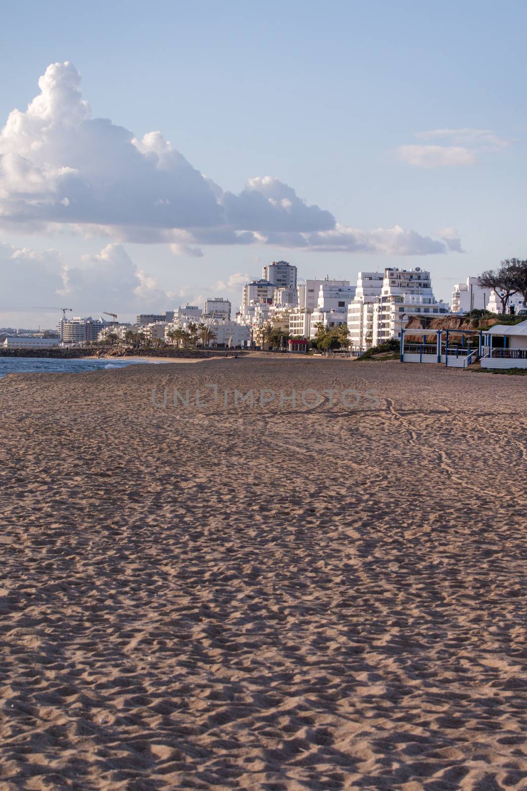 Empty beach in Quarteira by membio