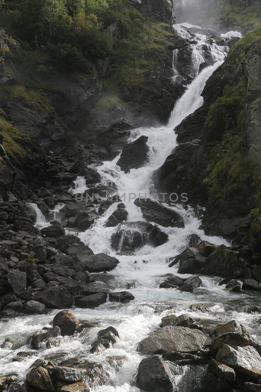 The Latefossen falls by Kartouchken