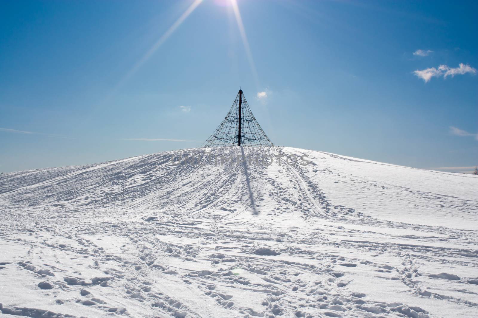 Climbing stand on top of hill by leorantala