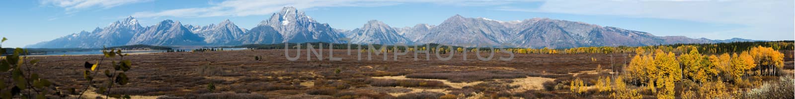 Very wide Panorama of the entire mountain range.