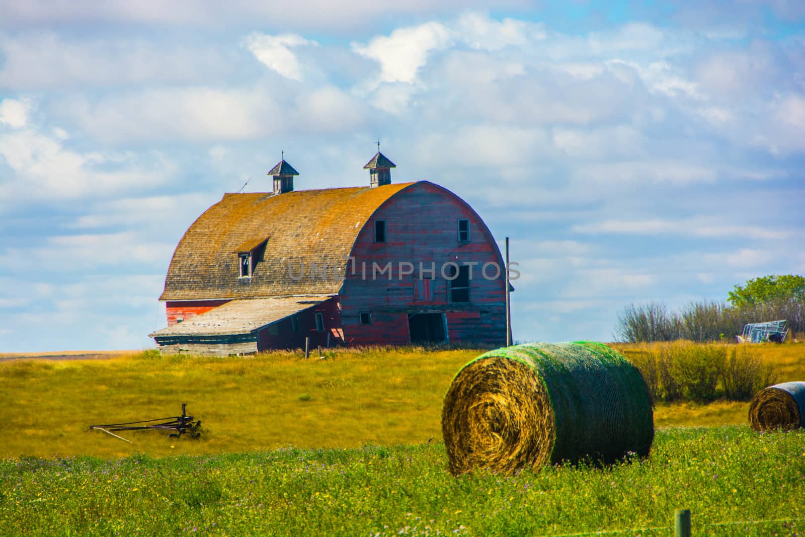 Barn and Hay by cestes001