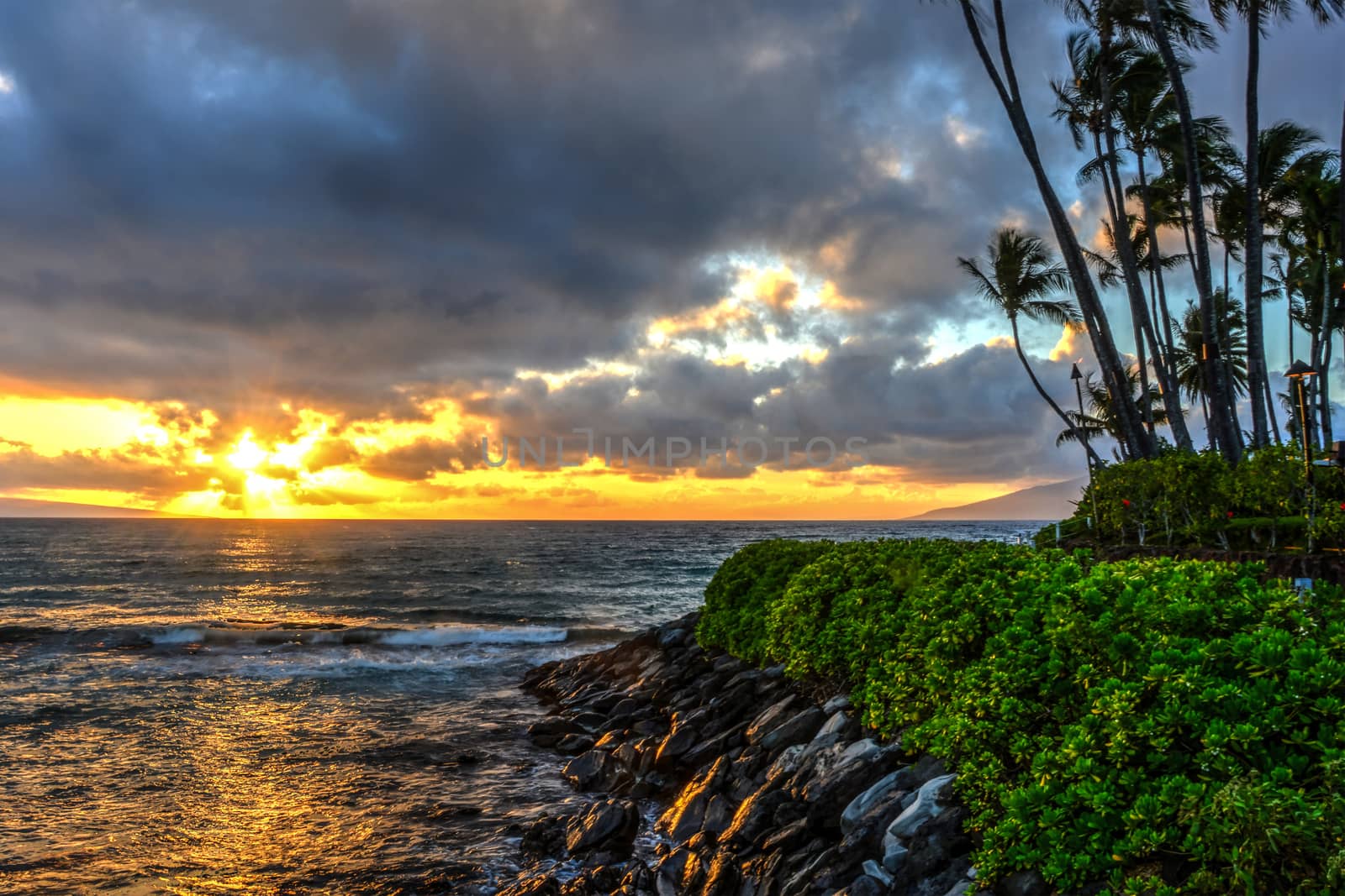 Sun Setting in Maui In Winter Time by cestes001