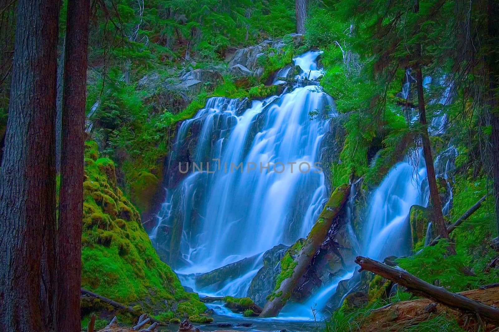 National Creek Falls in Crater Lake NP by cestes001