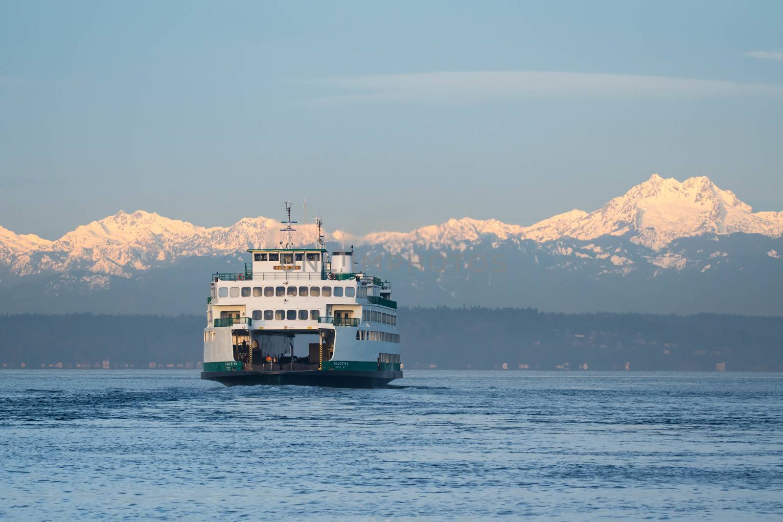 Ferry and Olympic Mountains by cestes001