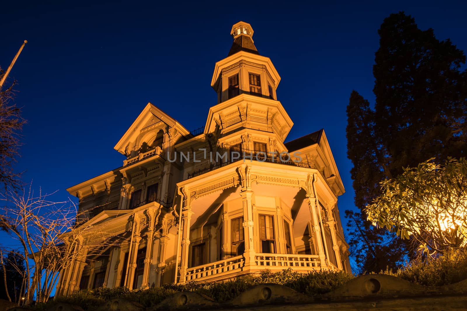 Mansion Museum in Astoria Oregon by cestes001