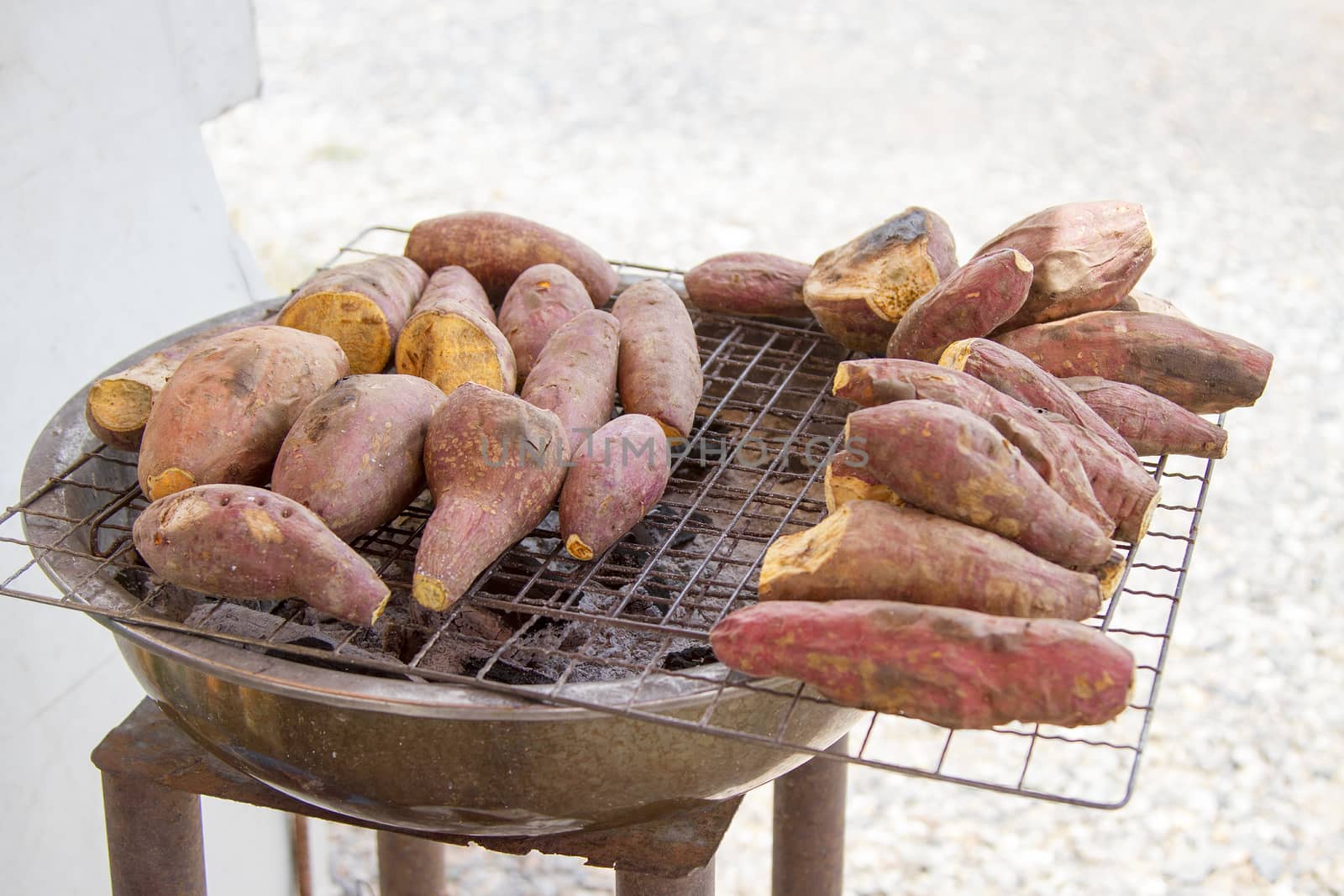 Sweet potato grilled On the old burner