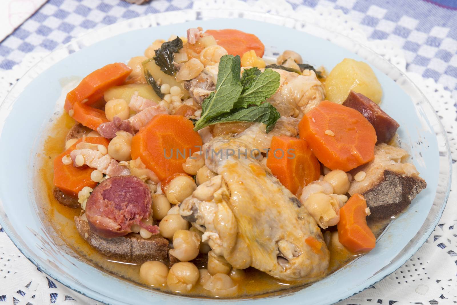 Chickpea with chicken meal by membio