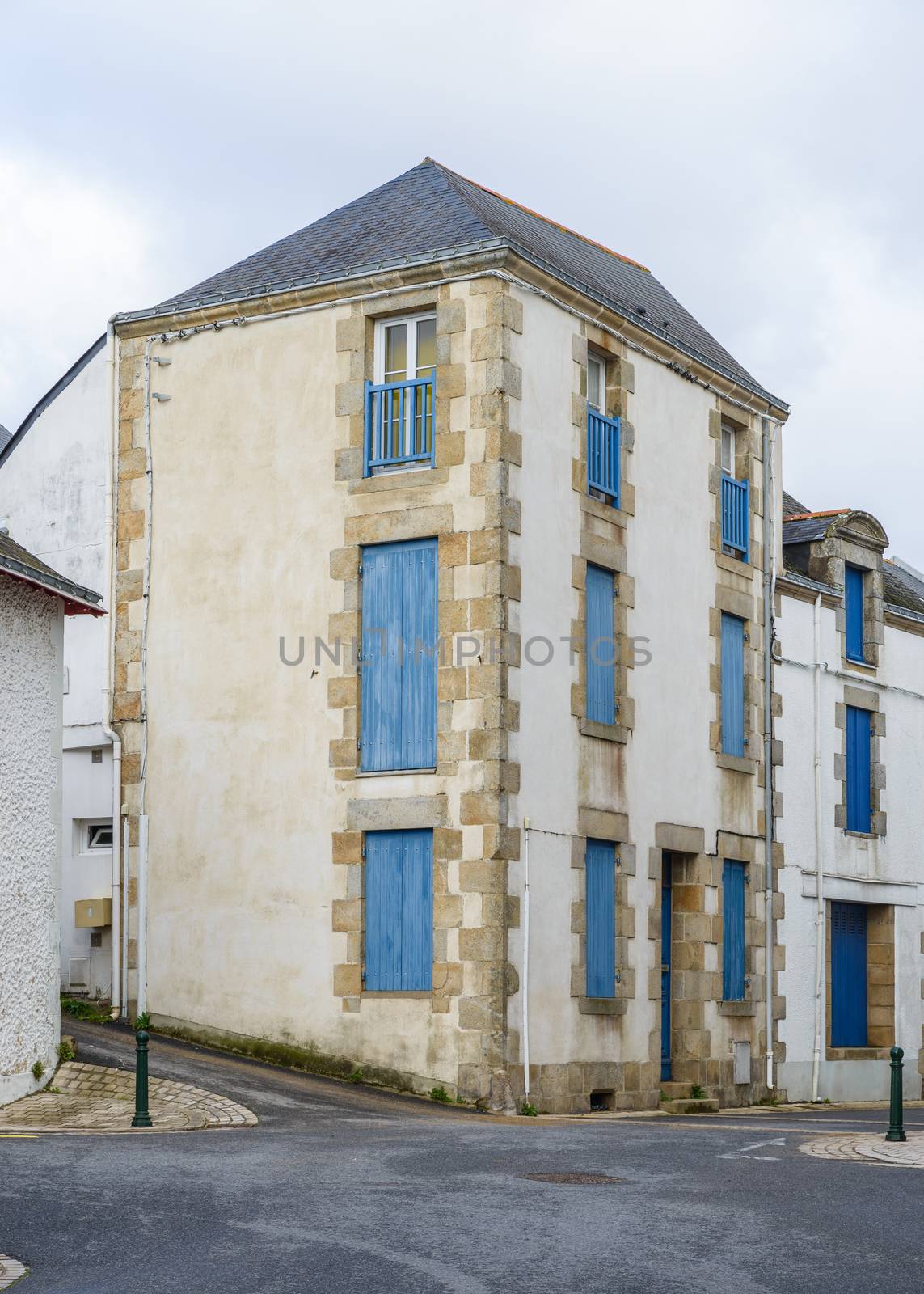 House in Batz-sur-Mer, France by dutourdumonde