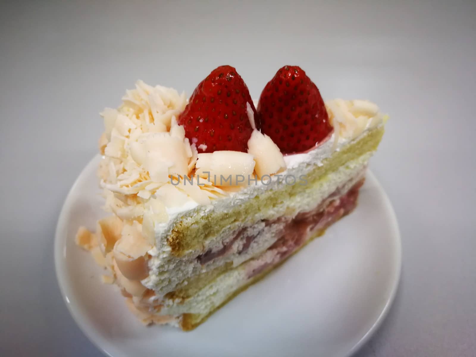 strawberry mouse vanila cake sweet  dessert homemade cake by shatchaya