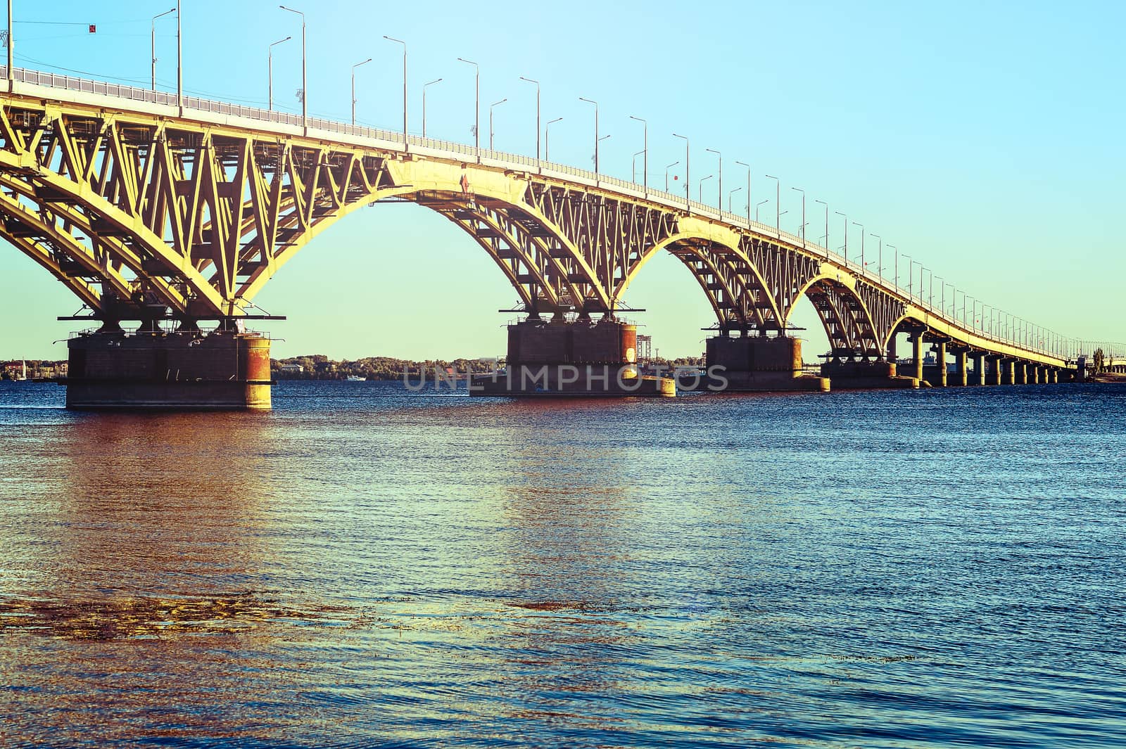 Large motor bridge across the reservoir.