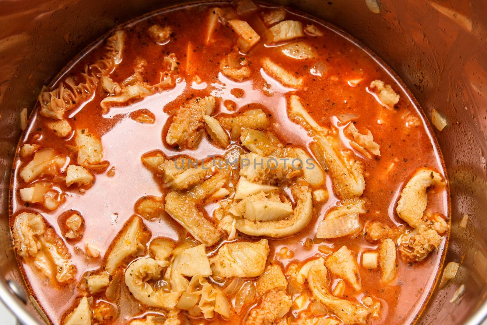 Cooking beet tripe soup