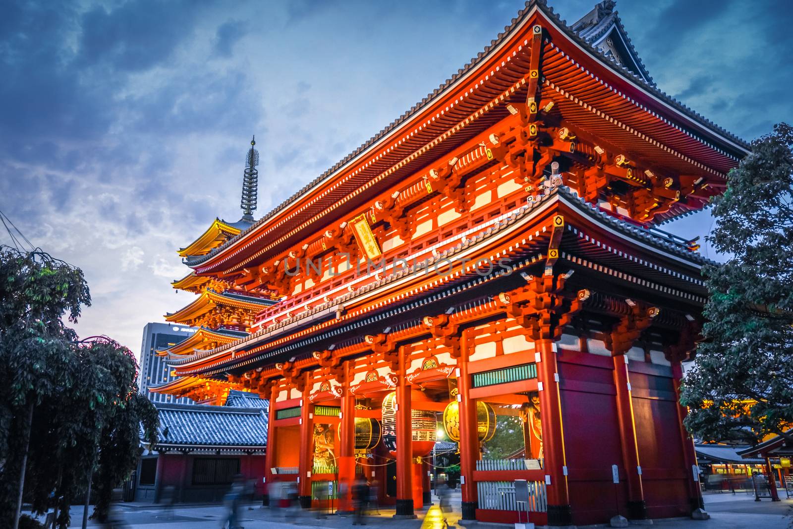 Kaminarimon gate and Pagoda at night, Senso-ji temple, Tokyo, Japan