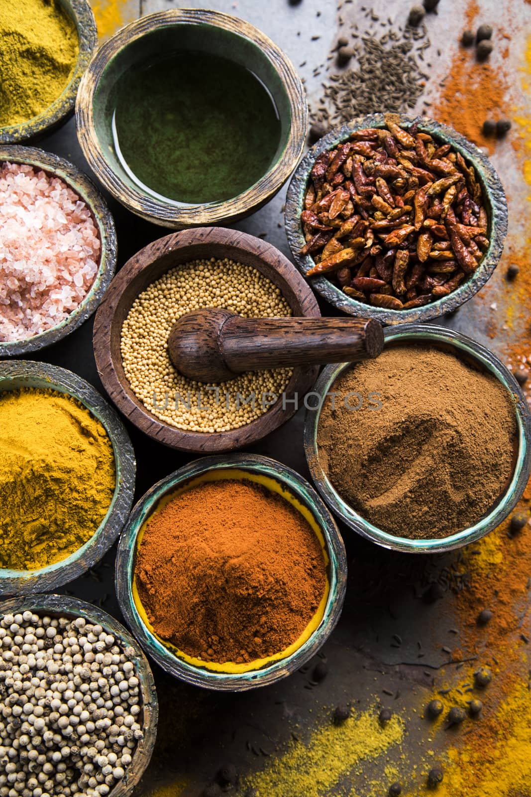 Wooden bowl, Hot spices by JanPietruszka