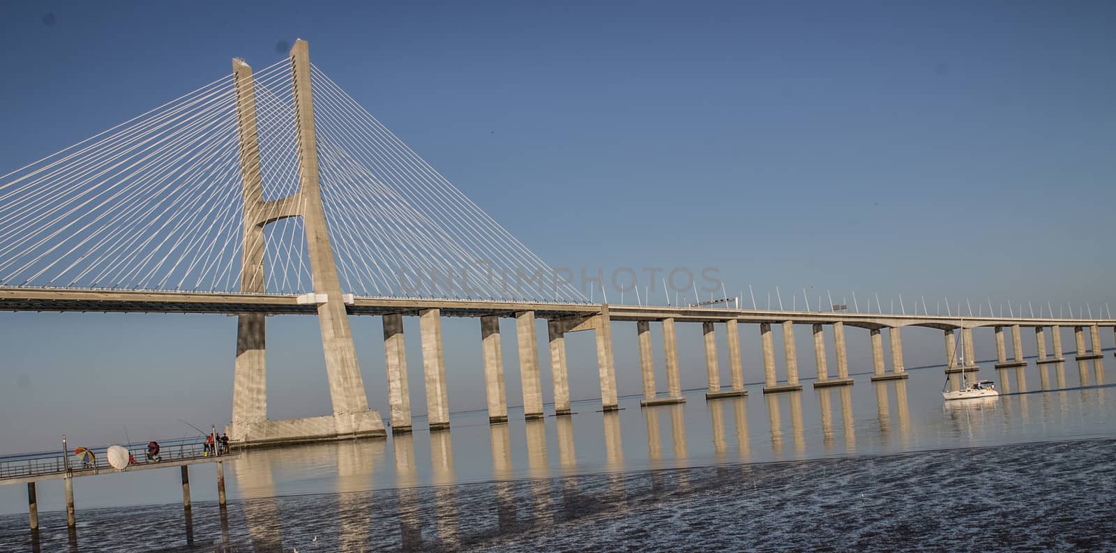 bridge Vasco da Gama lisbon by lovecomunication