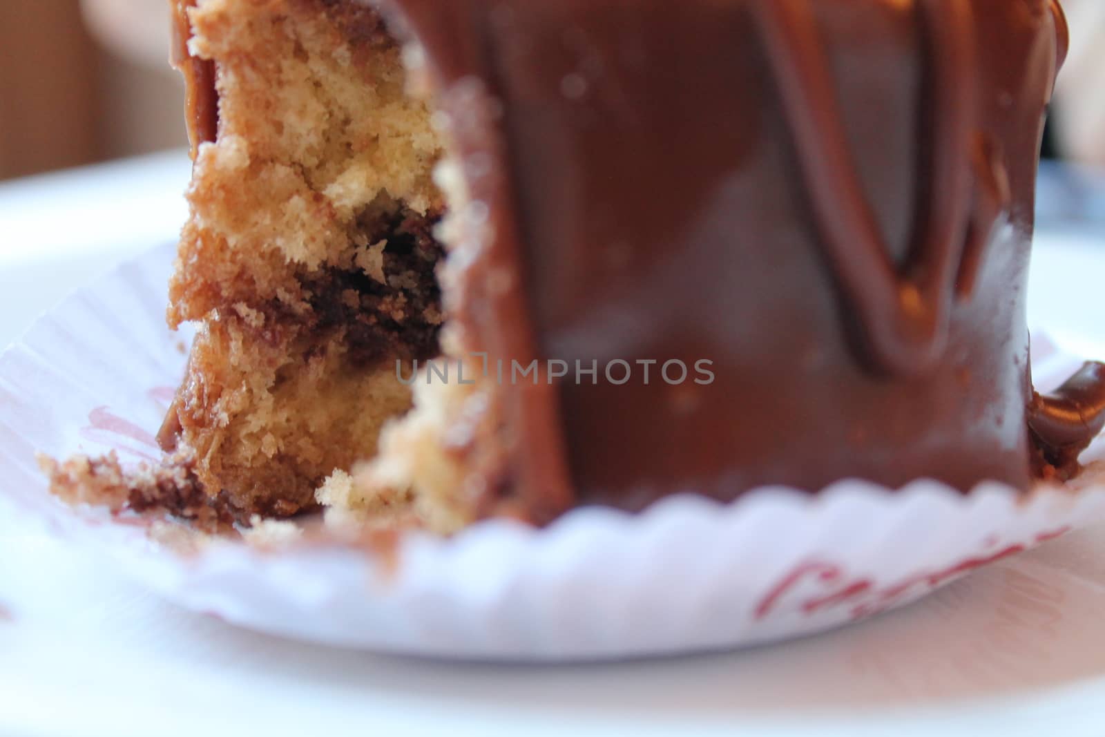 Shortbread cake with chocolate