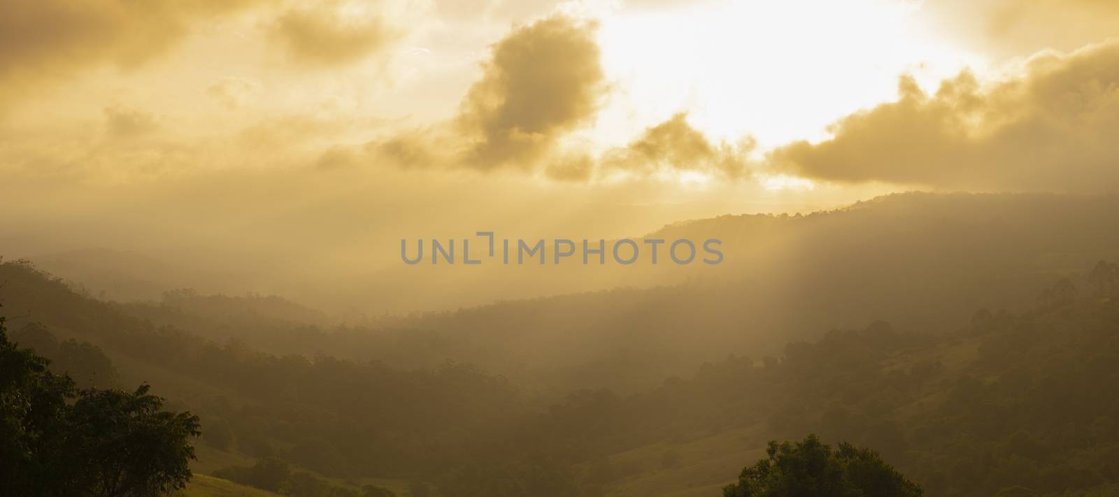 View of the Maleny mountains hinterlands. by artistrobd