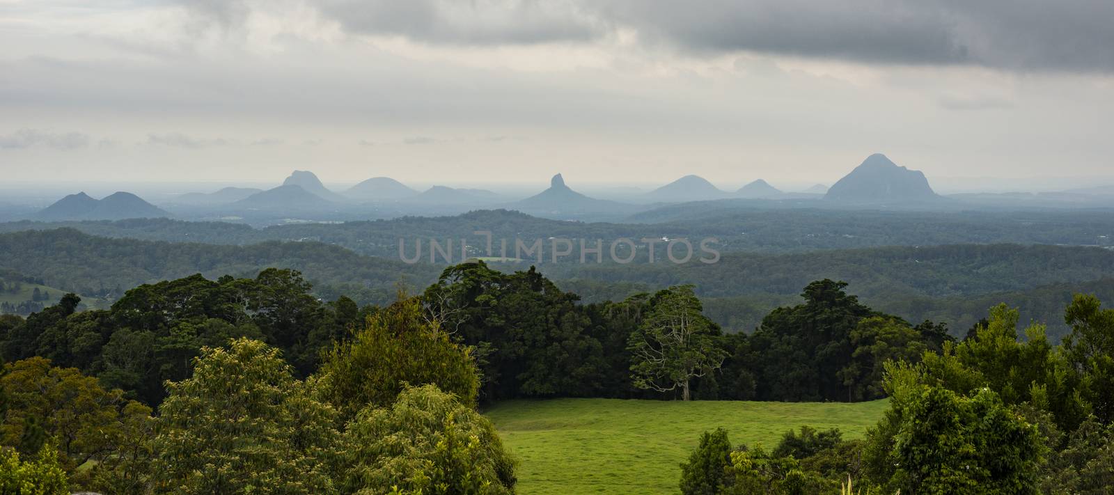 View of the Maleny mountains hinterlands. by artistrobd