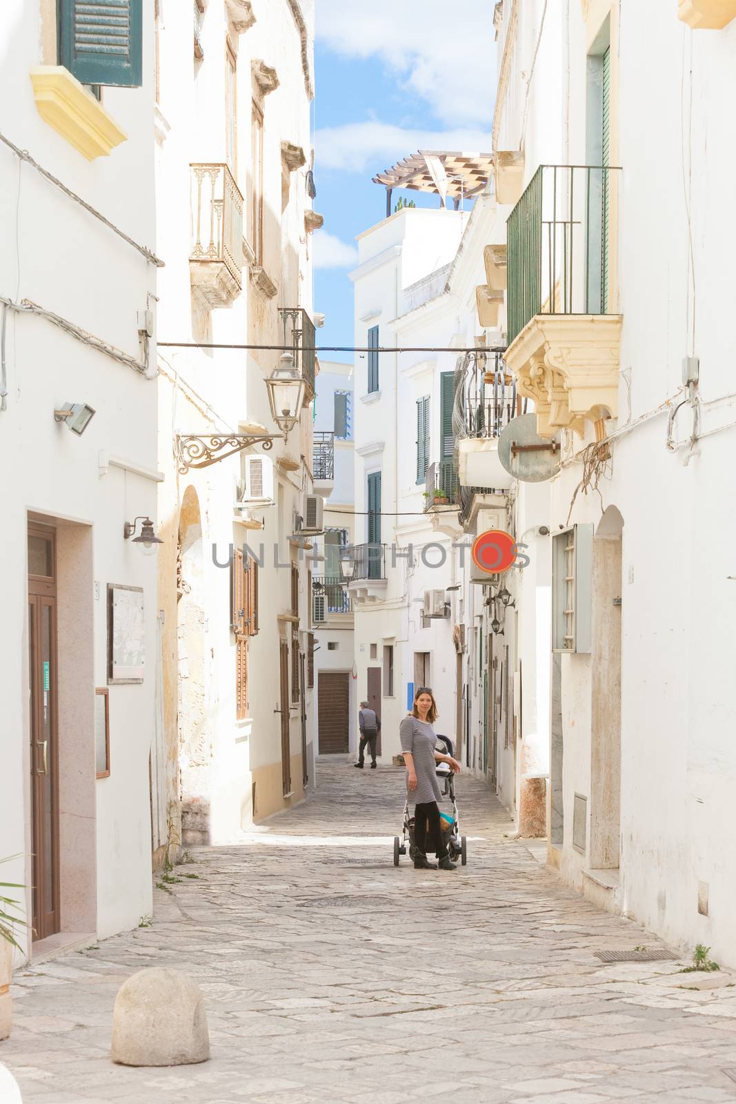 Gallipoli, Apulia - Lovely view into a traditional lane of Galli by tagstiles.com