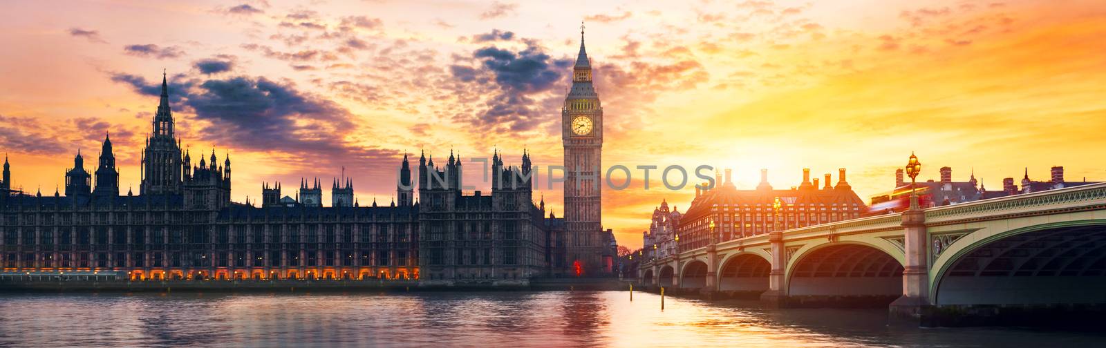 Big Ben and Houses of parliament at dusk, London, UK