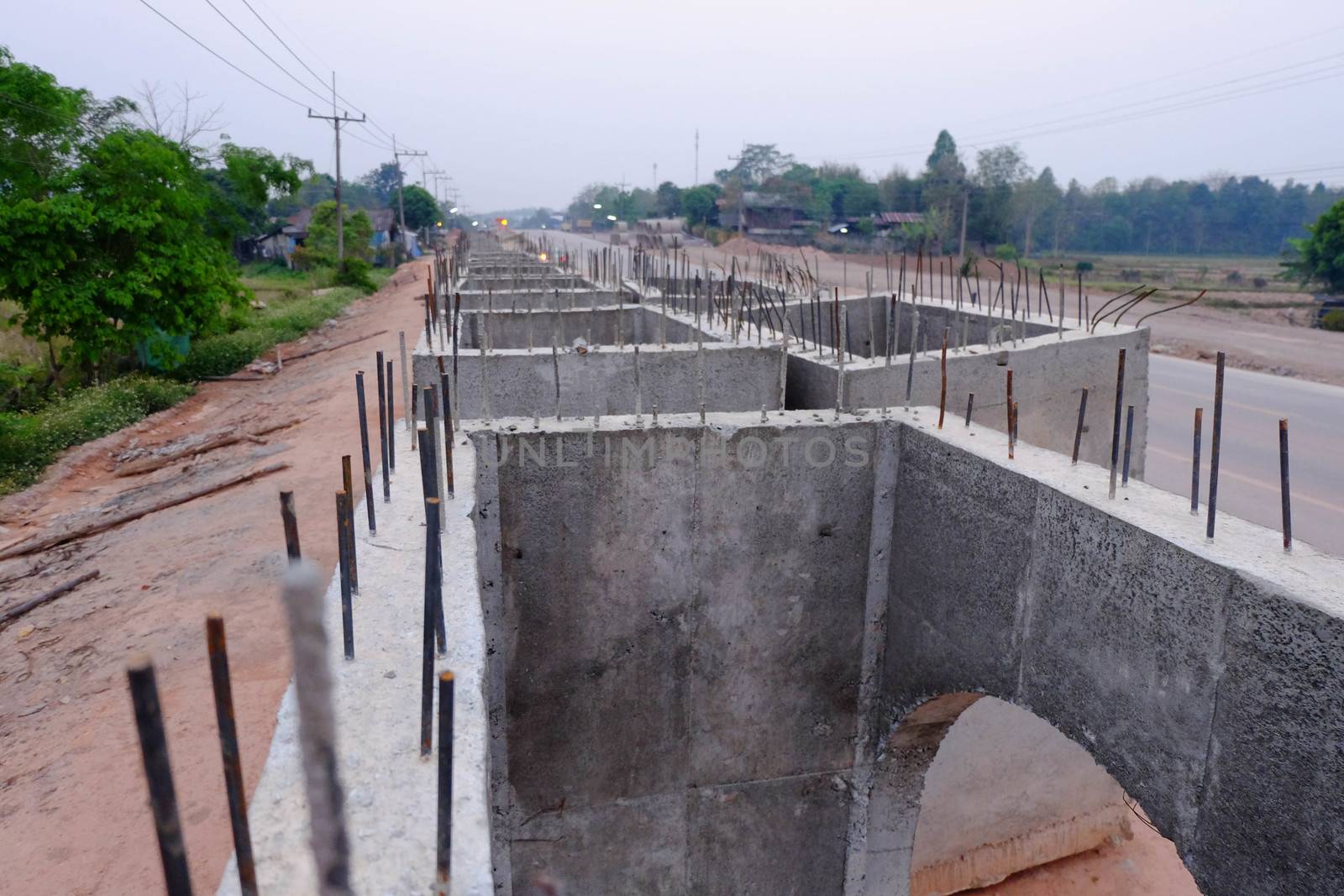 build a concrete drain.Concrete drainage tank . by e22xua