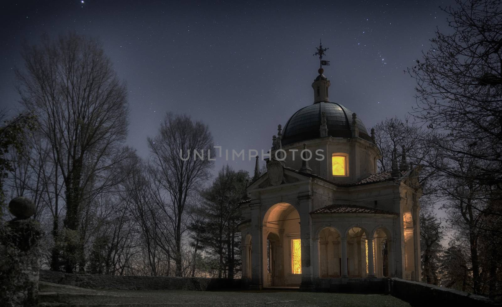A chapel in the night, Sacred Mount of Varese