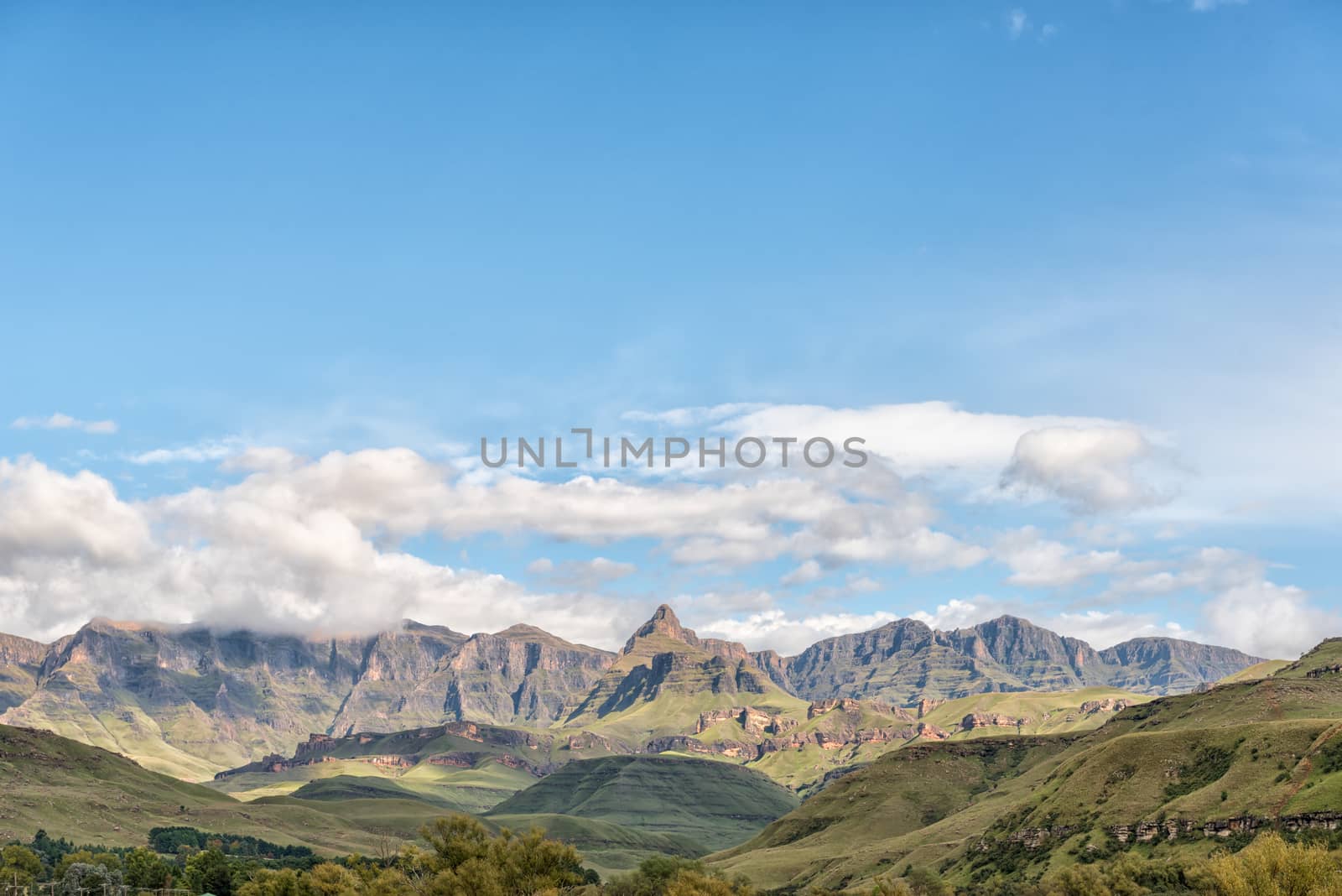 The Drakensberg at Garden Castle near Underberg. Rhino Peak (3056m above sea level) is visible in the middle