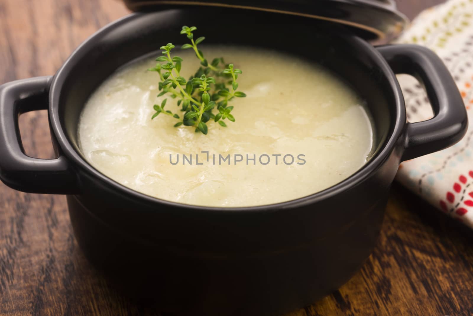 Fresh soup of white asparagus by joannawnuk