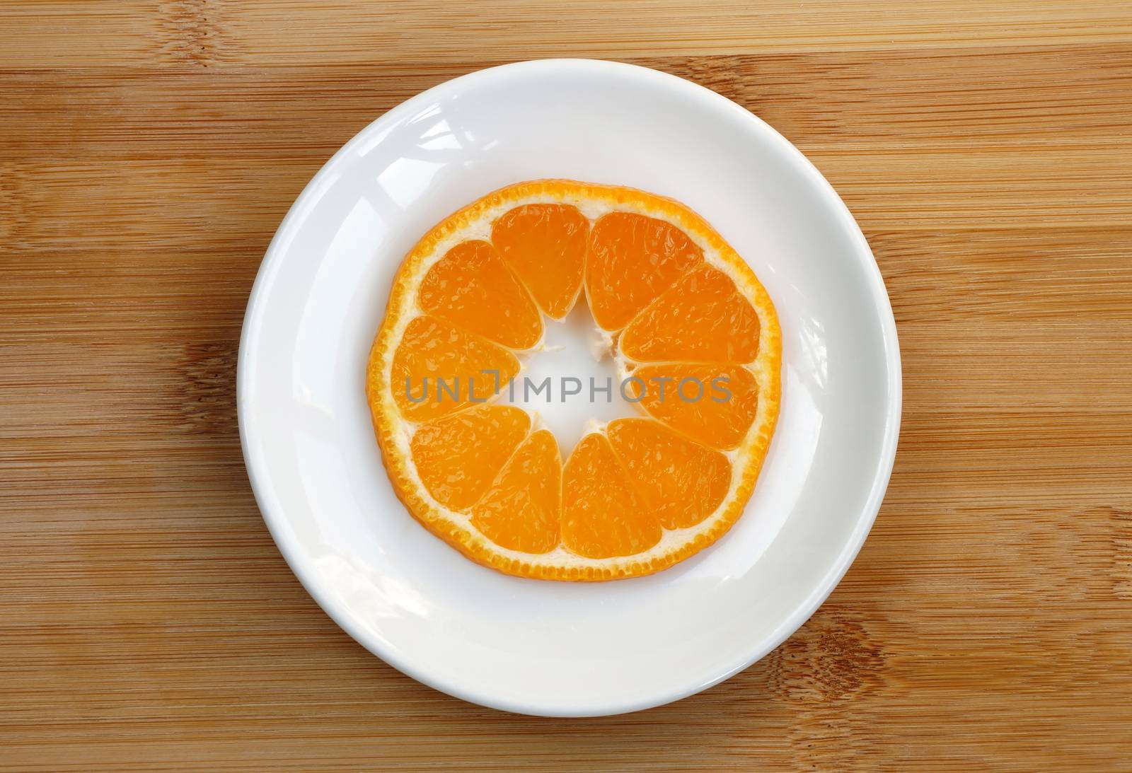 Cross cut of tangerine by Vadimdem