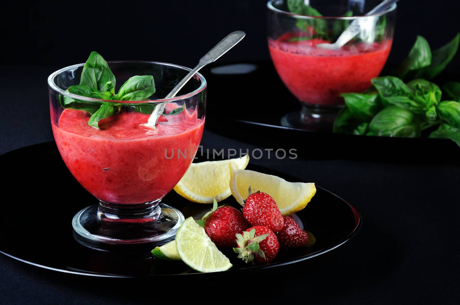 Summer strawberry smoothies with basil, Lime and honey, Healthy and refreshing recipe. A delicious alternative to dessert