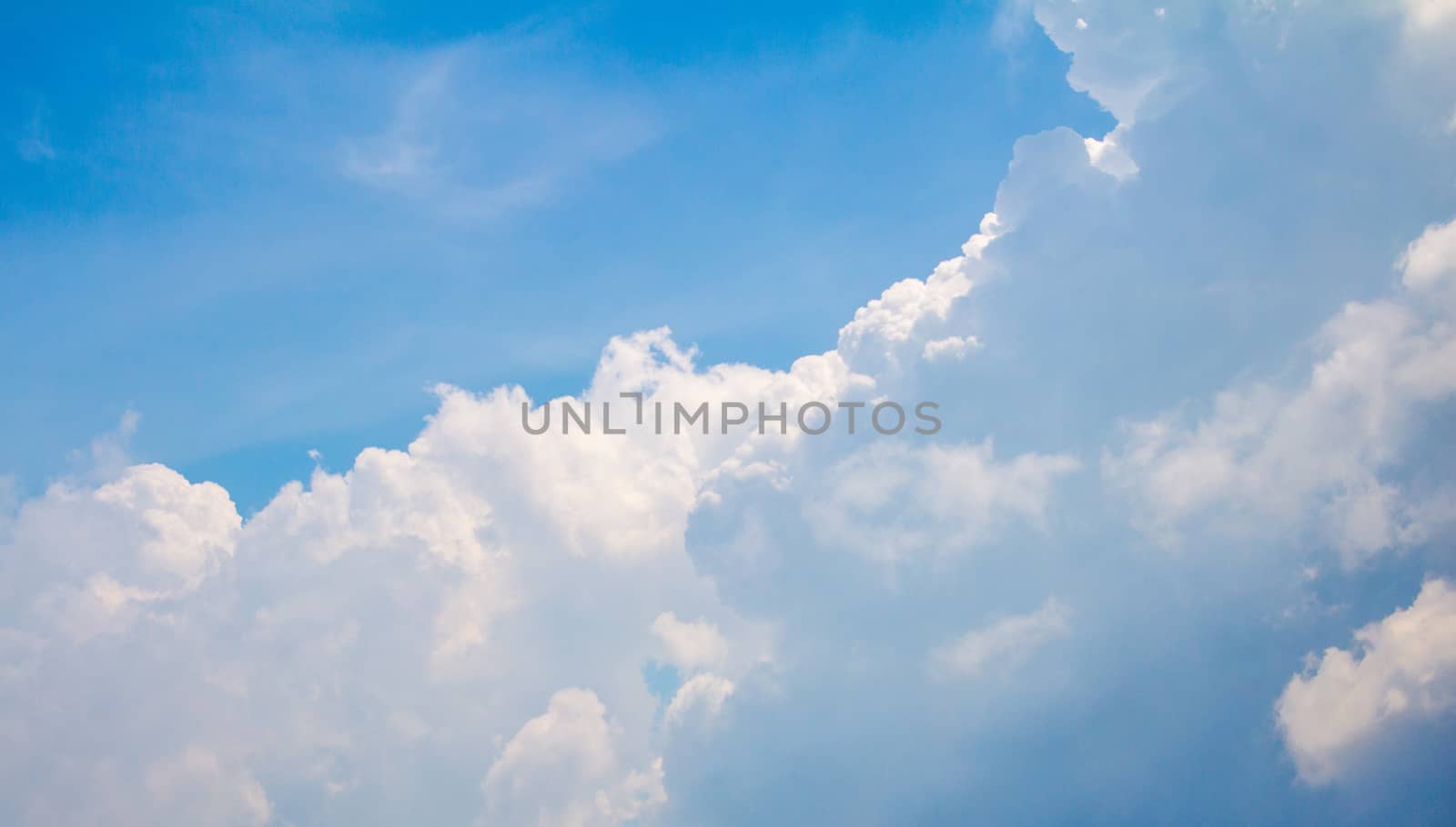 The blue sky with white cloud be overcast