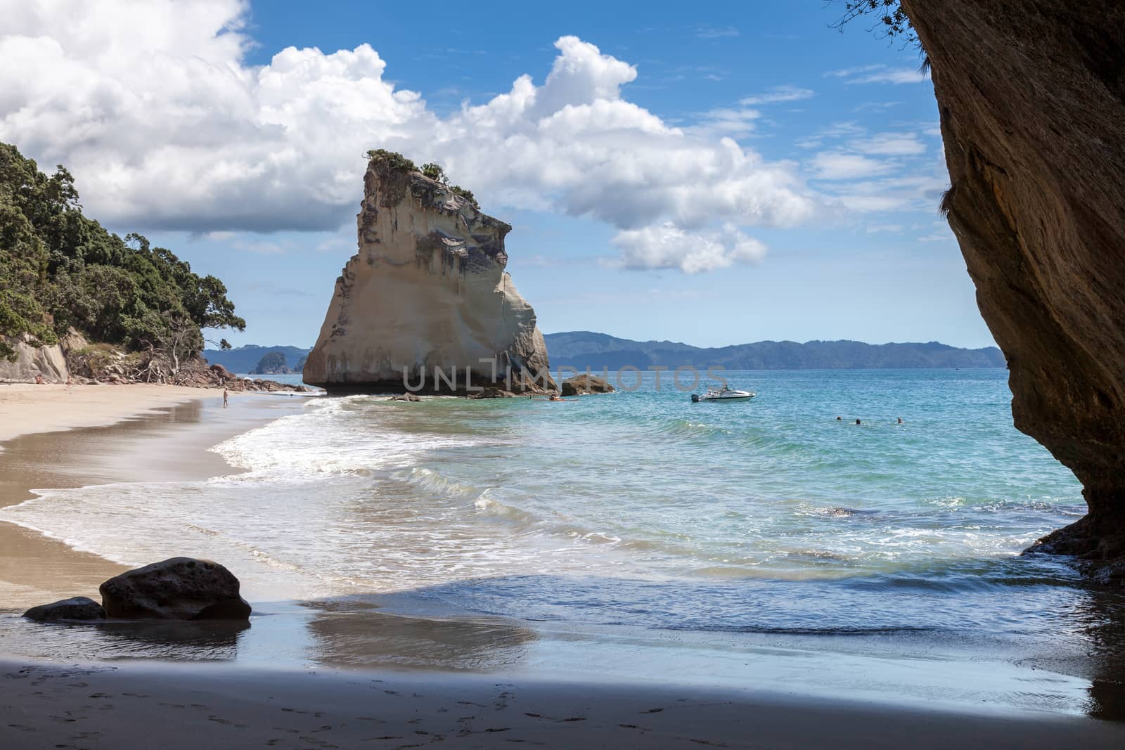 Cathedral Cove Beach near Hahei by phil_bird