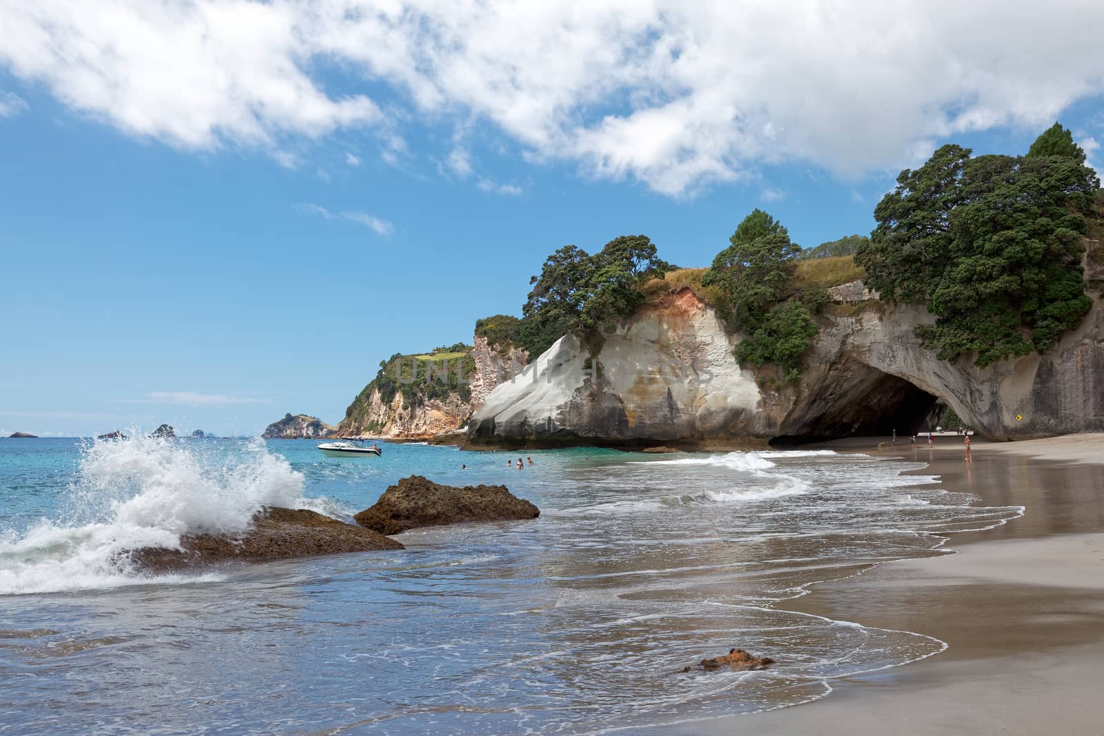 Cathedral Cove Coromandel Peninsula by phil_bird