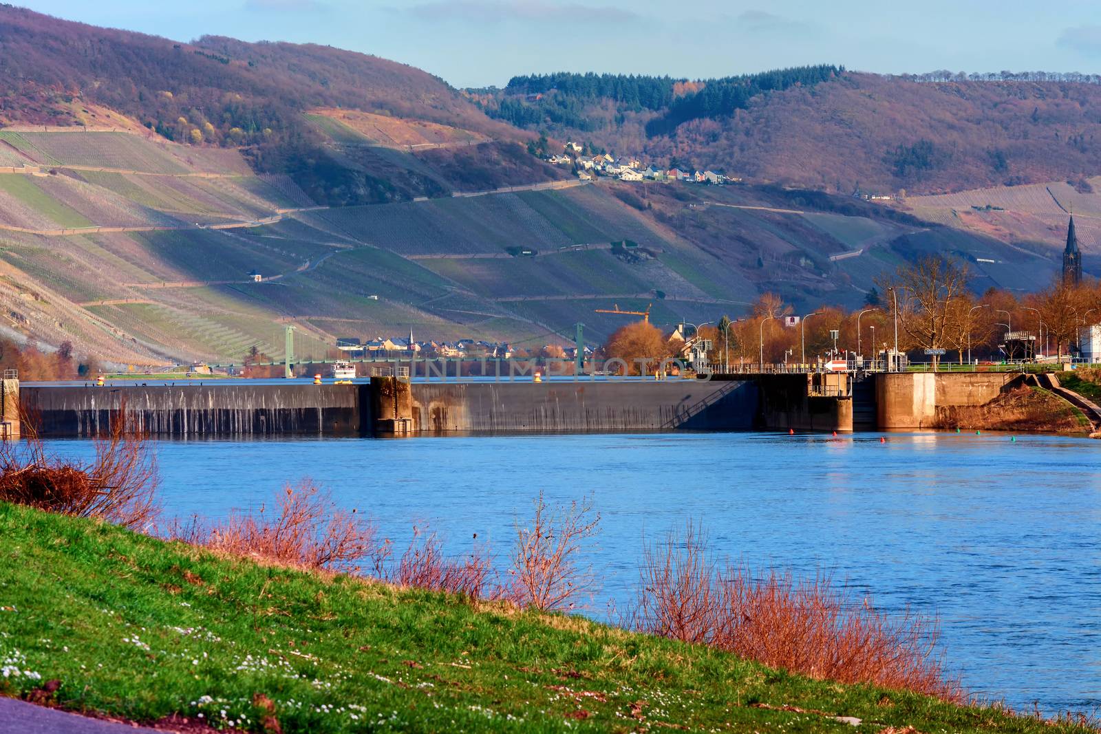 Landscape with river and sluice on the Mosel in Germany