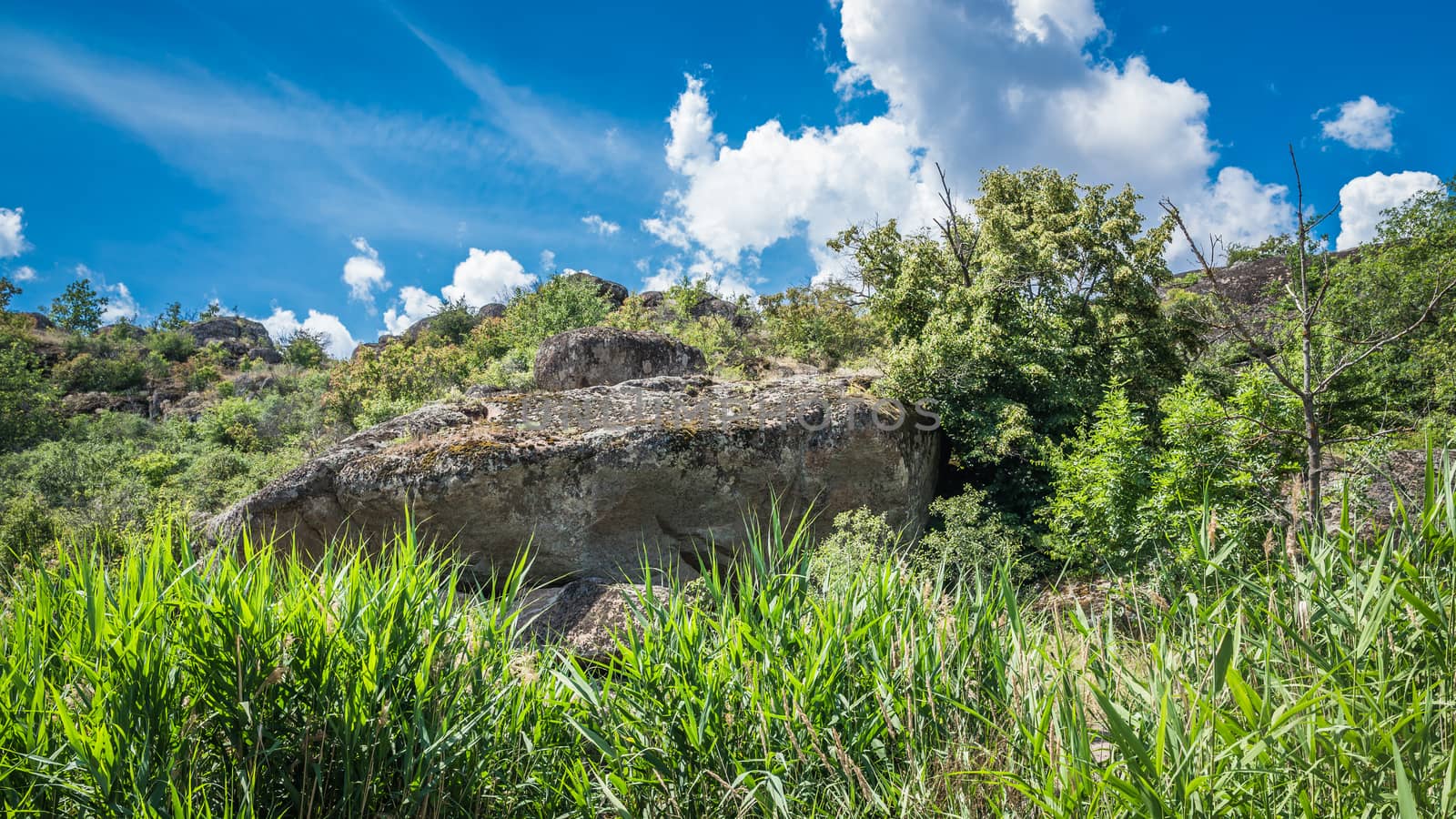 Arbuzinka Rocks in the Actovo canyon, Ukraine by Multipedia