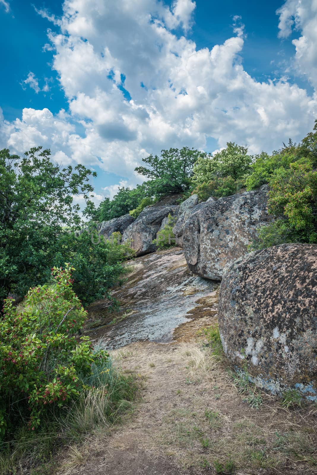 Arbuzinka Rocks in the Actovo canyon, Ukraine by Multipedia