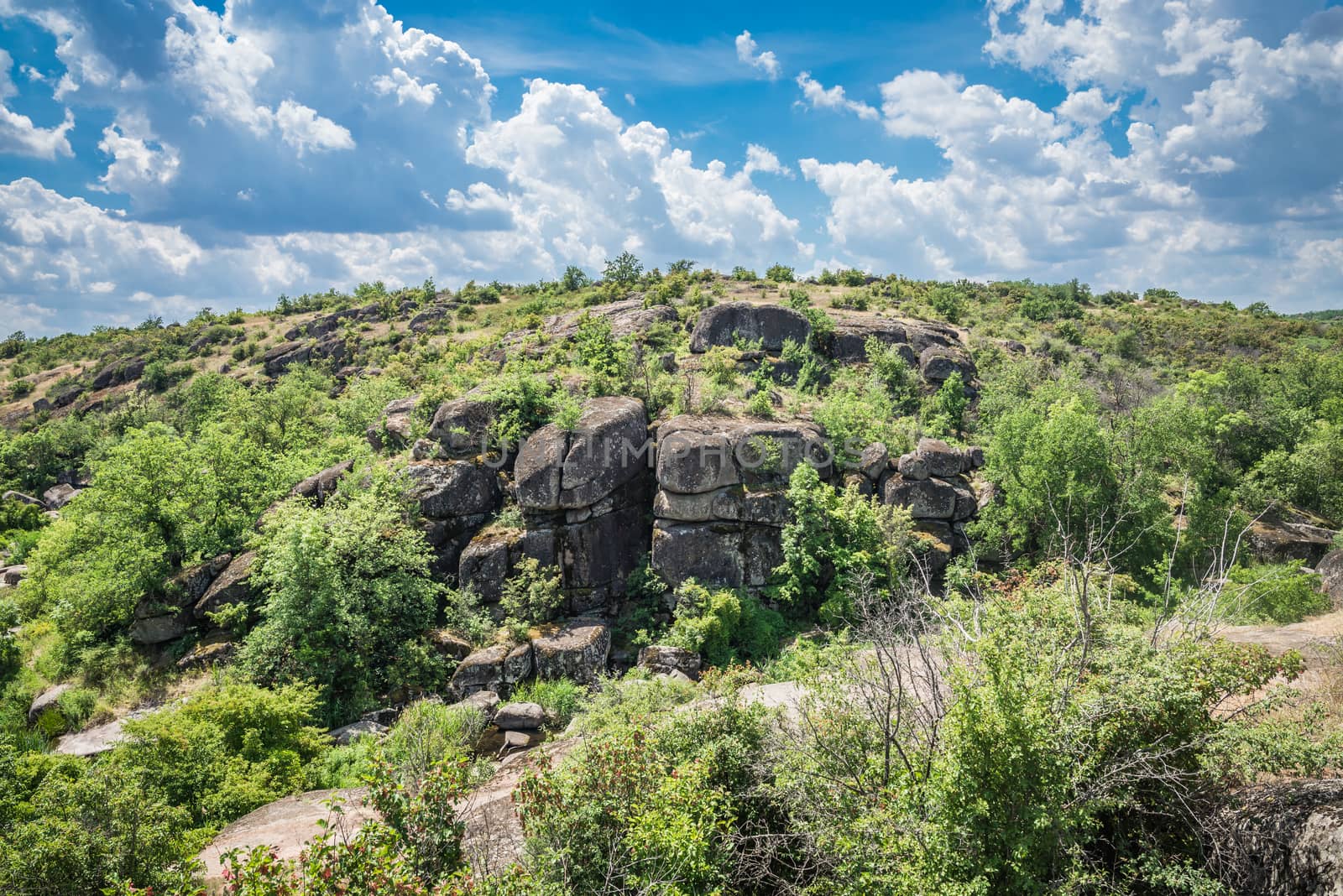 Arbuzinka Rocks in the Actovo canyon, Ukraine by Multipedia