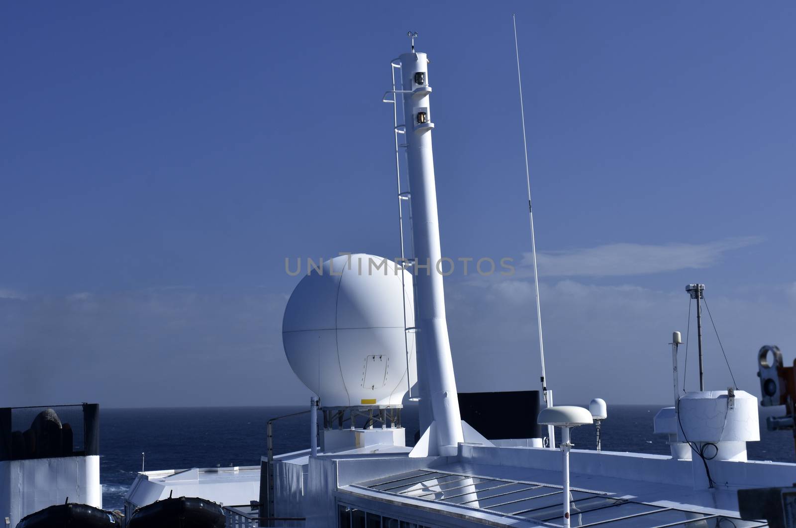 radome on ship by albln