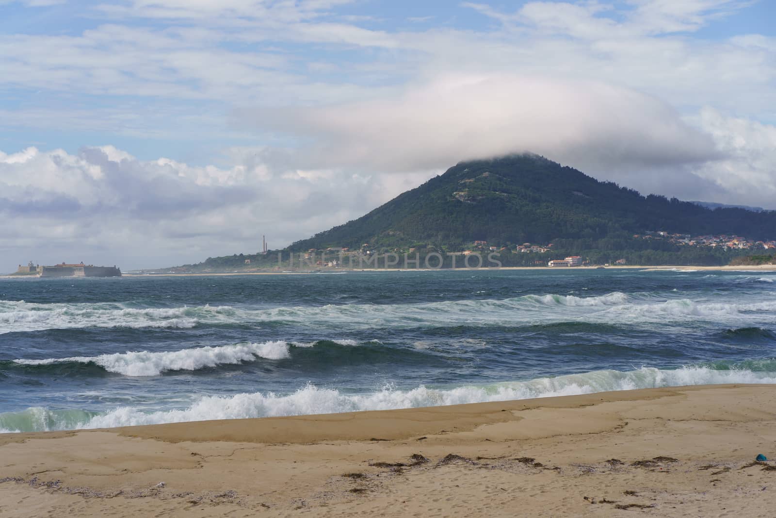 Oceanic coast at the sunny day by yury_kara